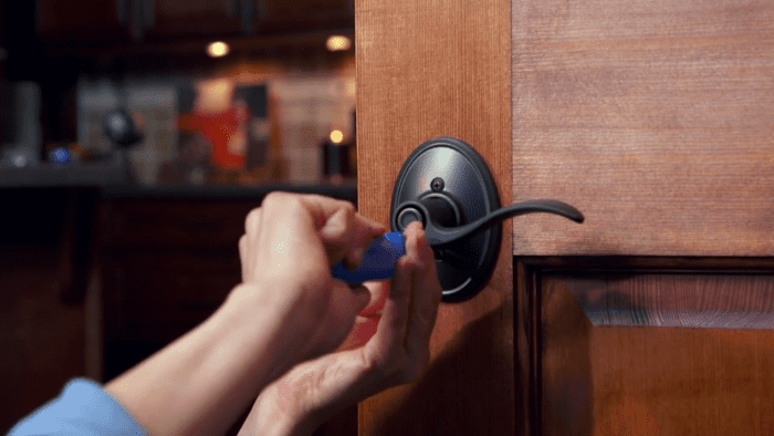 How To Properly Install Door Knobs & Levers. – By Schlage